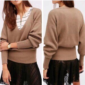 FREE PEOPLE V-Neck Taupe Sweater Effortless Boho Chic Cozy Classic Sz M